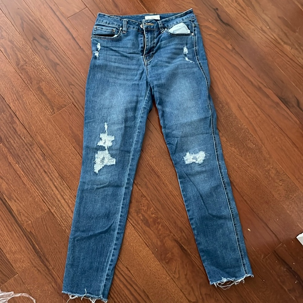 Tgla designer women’s skinny distressed jeans size 27